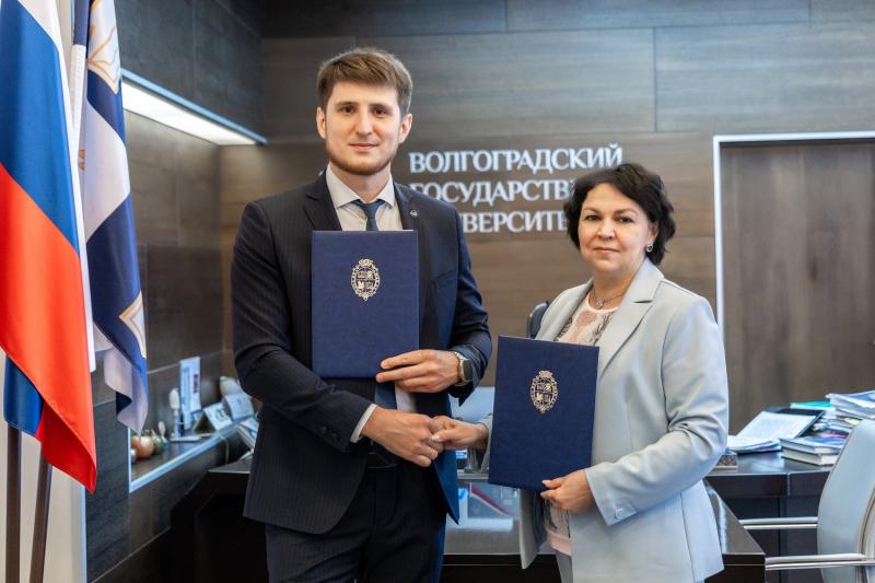 Сотрудничество T2 и ВолГУ принесет дополнительные возможности для студентов Сотрудничество T2 и ВолГУ принесет дополнительные возможности для студентов